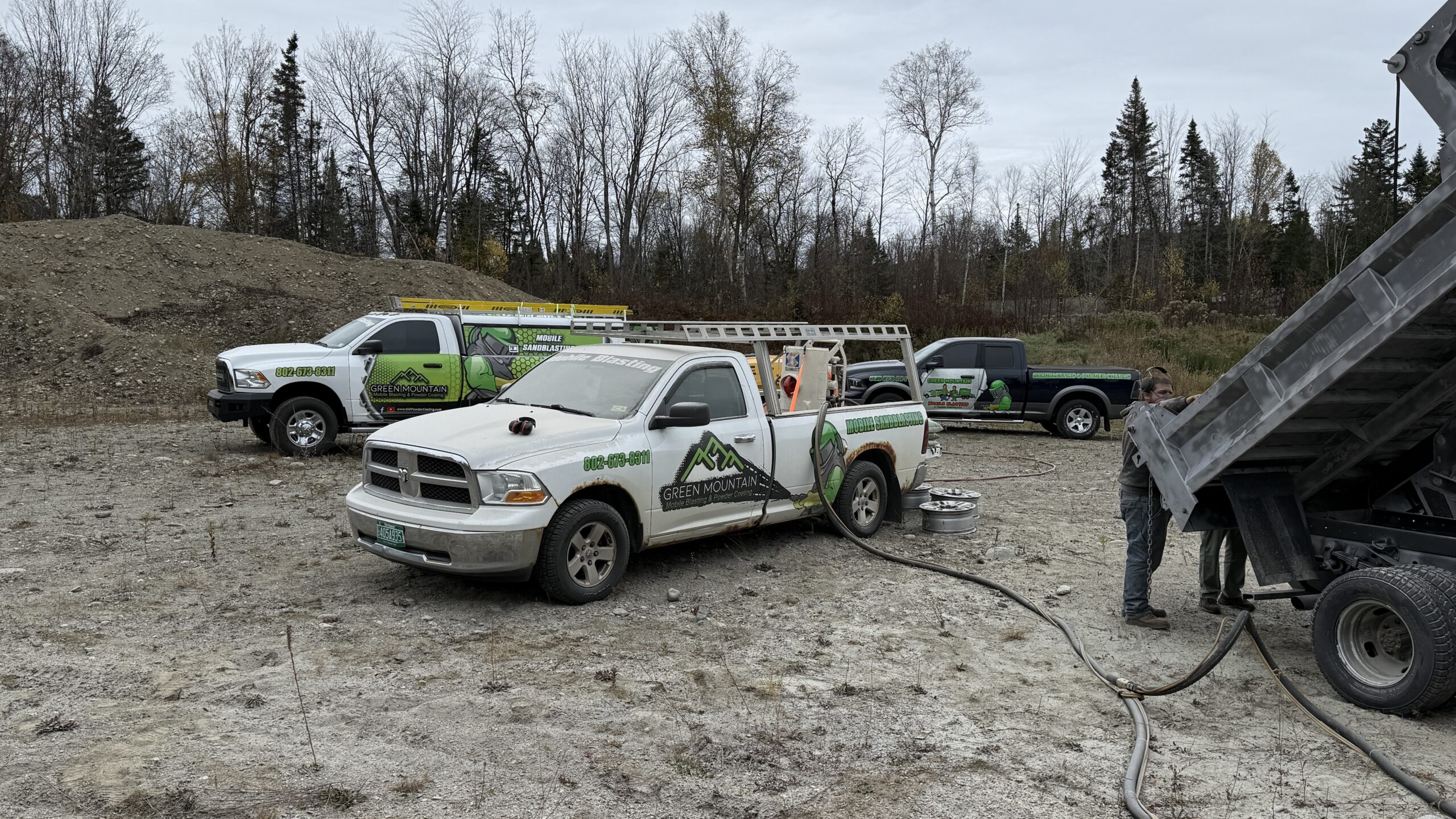 Dump Truck Bed Sandblasting – Pit Day 2025 in Eden Vermont Dump truck bed sandblasting during Pit Day 2025 by Green Mountain Mobile Sandblasting and Powder Coating
