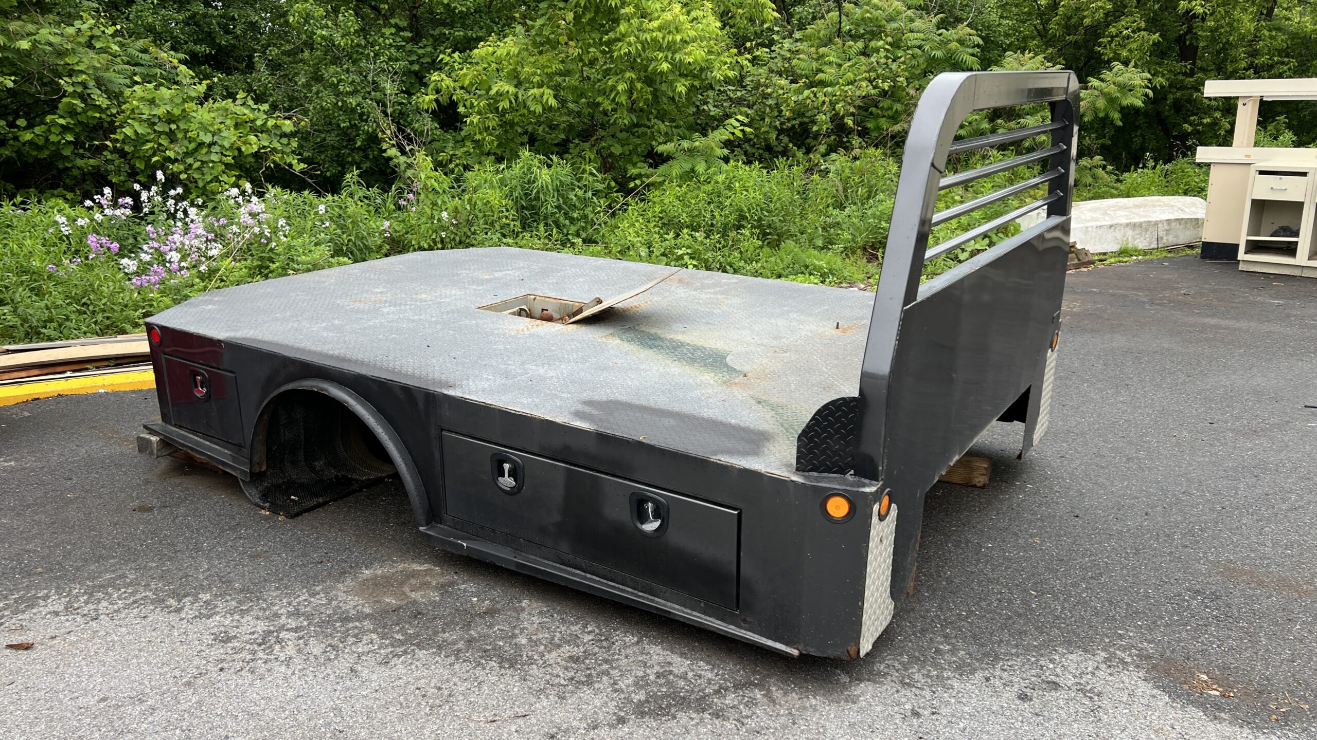 Wet Sandblasting – Truck Frame and Flatbed Restoration Truck frame and flatbed wet sandblasted by Green Mountain Mobile Sandblasting and Powder Coating with no coating applied