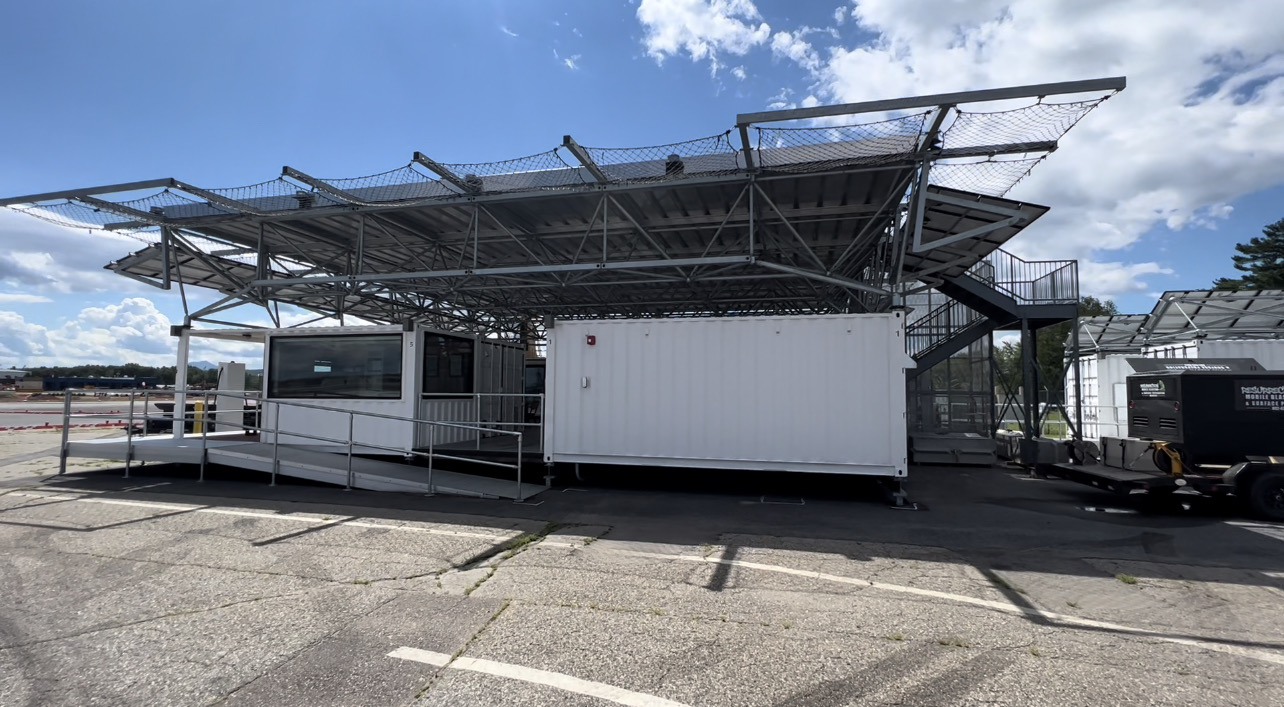 Helipad Surface Etching – Beta Technologies Burlington, VT Aluminum helipad sandblasted by Green Mountain Mobile Sandblasting and Powder Coating for Beta Technologies at Burlington Airport