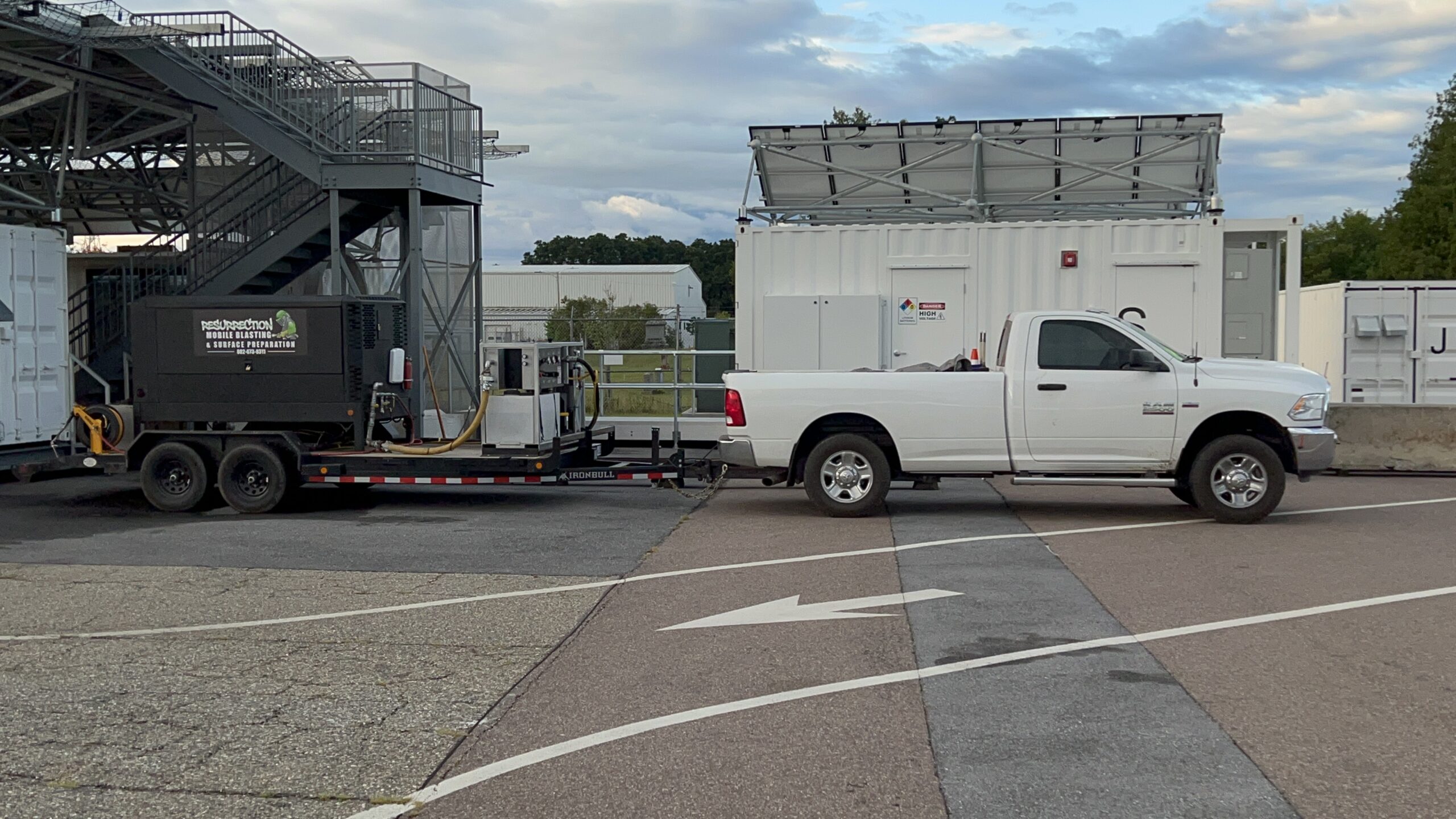 Helipad Surface Etching – Beta Technologies Burlington, VT Aluminum helipad sandblasted by Green Mountain Mobile Sandblasting and Powder Coating for Beta Technologies at Burlington Airport