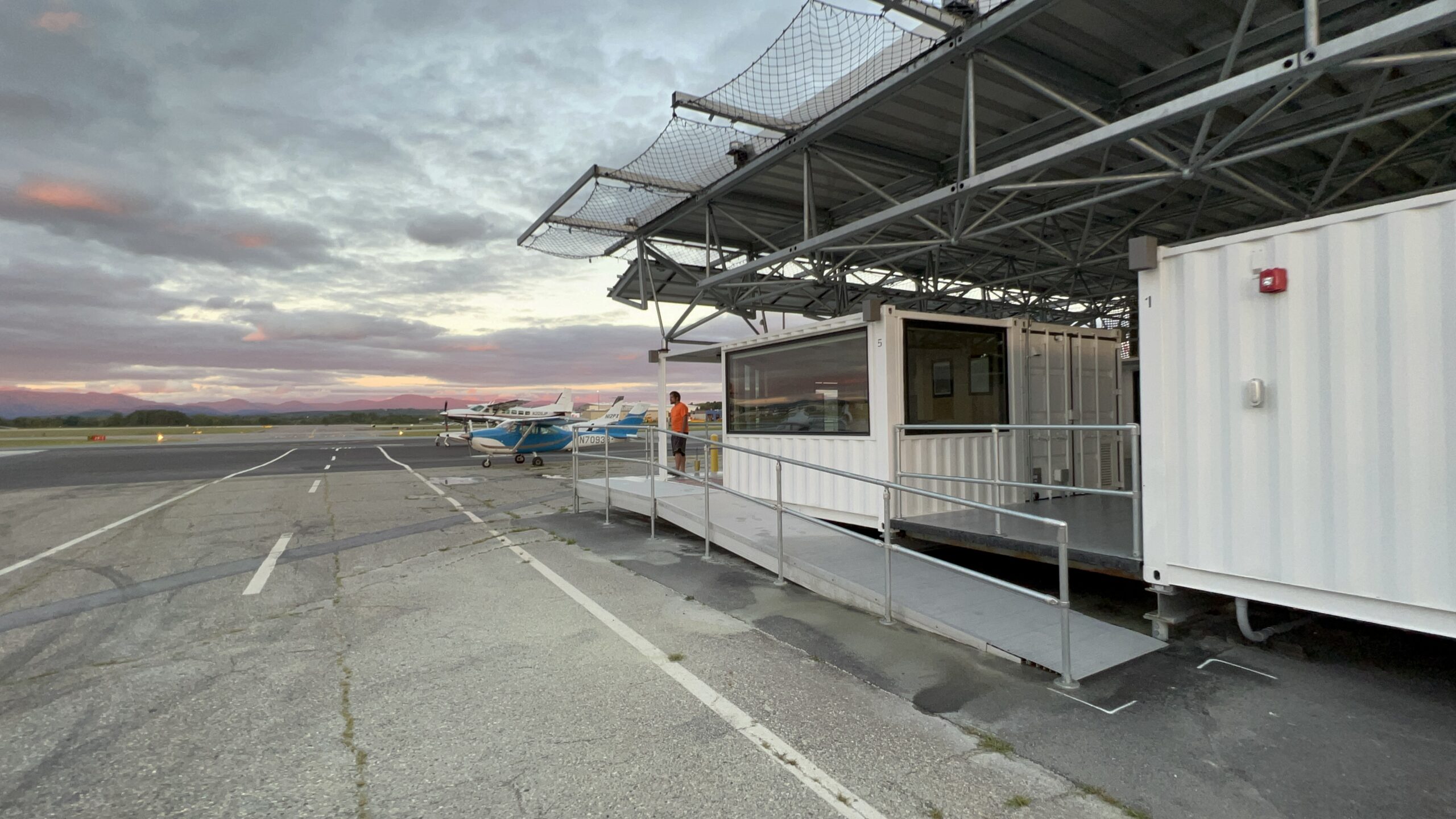 Helipad Surface Etching – Beta Technologies Burlington, VT Aluminum helipad sandblasted by Green Mountain Mobile Sandblasting and Powder Coating for Beta Technologies at Burlington Airport
