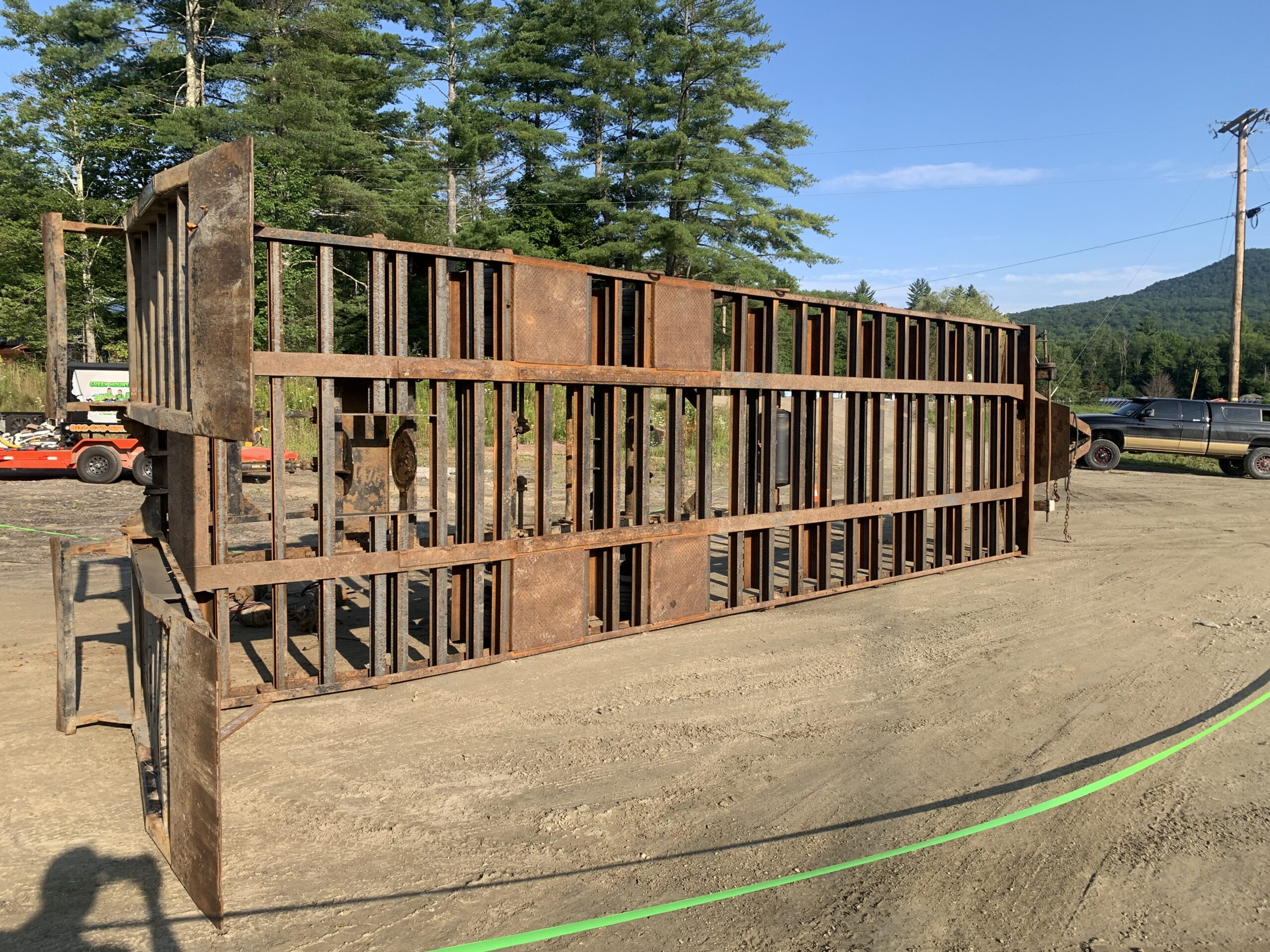 14-Ton Equipment Trailer Sandblasting – Waitsfield, Vermont Before and after sandblasting of a 14-ton equipment trailer in Waitsfield Vermont
